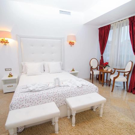 Hotel Dbh Bukurešť Exteriér fotografie