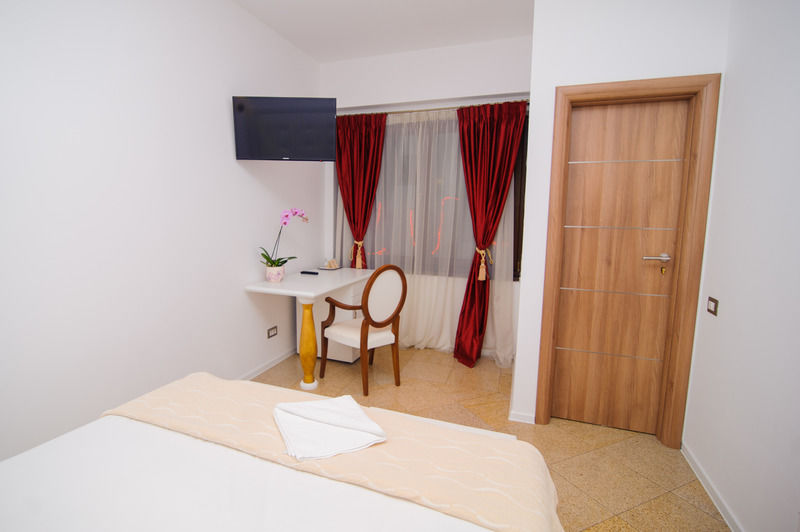 Hotel Dbh Bukurešť Exteriér fotografie