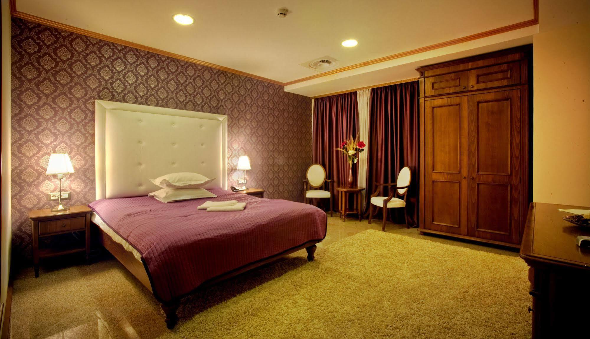 Hotel Dbh Bukurešť Exteriér fotografie