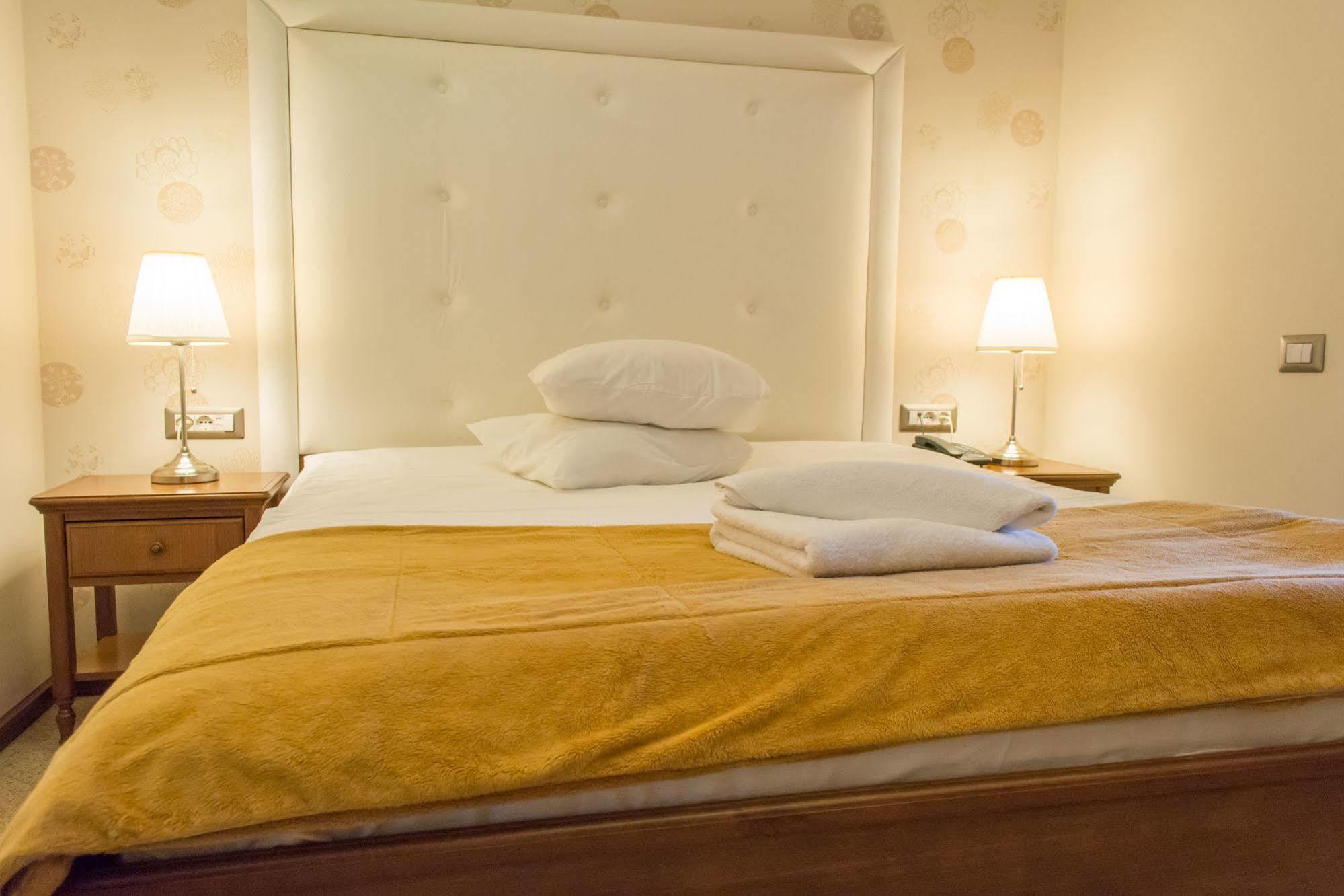 Hotel Dbh Bukurešť Exteriér fotografie