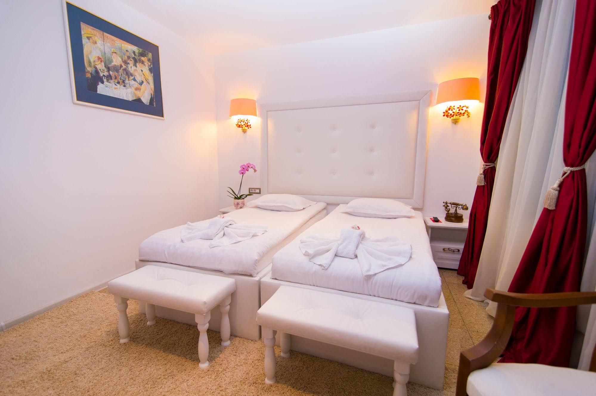 Hotel Dbh Bukurešť Exteriér fotografie