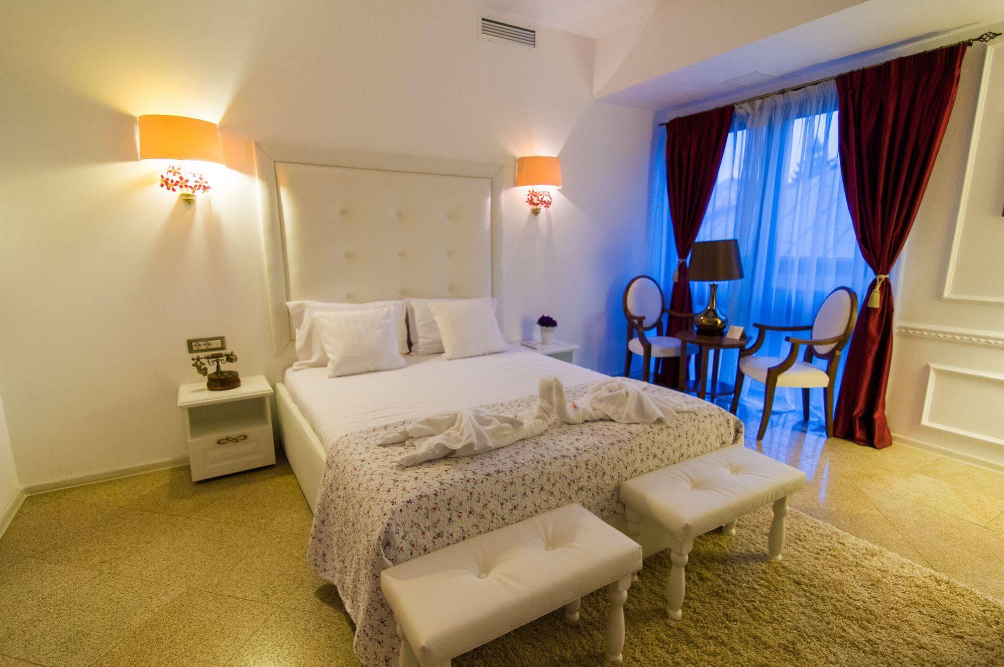 Hotel Dbh Bukurešť Exteriér fotografie